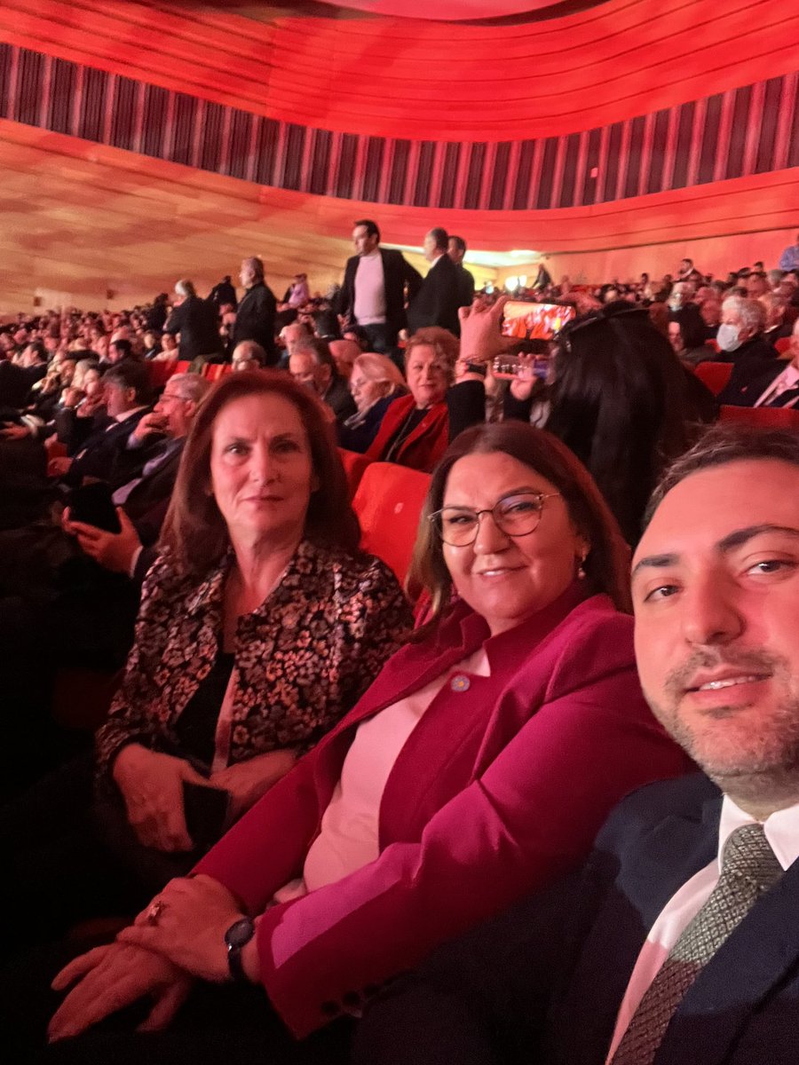 #YarınınTürkiyesiİçin 🇹🇷
@meral_aksener 
@iyiparti