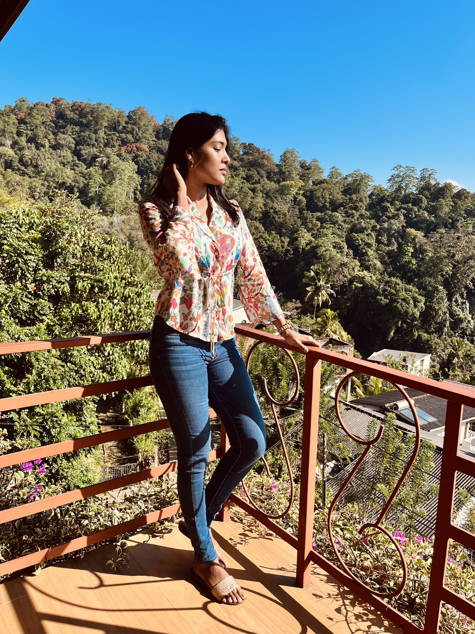 Simple jeans clearance top