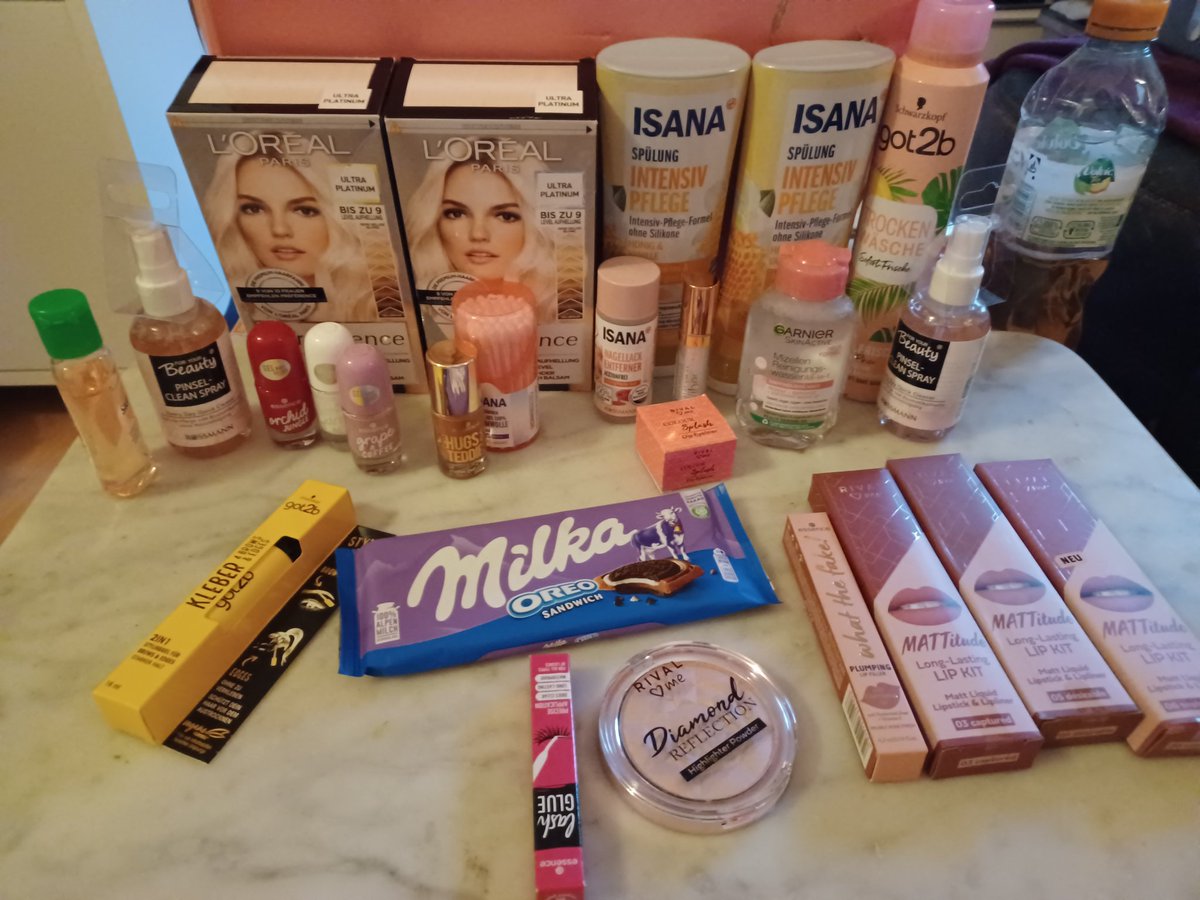 Me war Freitags Shoppen 😌🔥💖 wurde zwar übernommen aber es schadet nie es zweimal zu übernehmen los 🔥
Gewünscht sind Zalando und Sephora Gutscheine. 💖