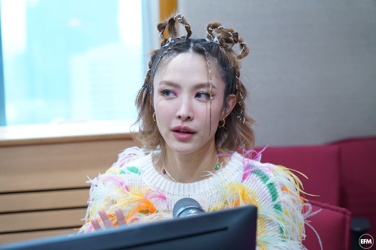 EFM_STATION's tweet photo. ในช่วง #EFMDJPLAYLIST By DJ.NAN วันนี้ “#น้ำชา” แวะมาแนะนำเพลงใหม่ ‘#ChaBoo!’ ซิงเกิลคัมแบคในรอบ 10 ปี และเป็นเพลงเปิดตัวซิงเกิลแรก ภายใต้บ้านหลังใหม่ @warnermusicth https://t.co/EPlafzazUF