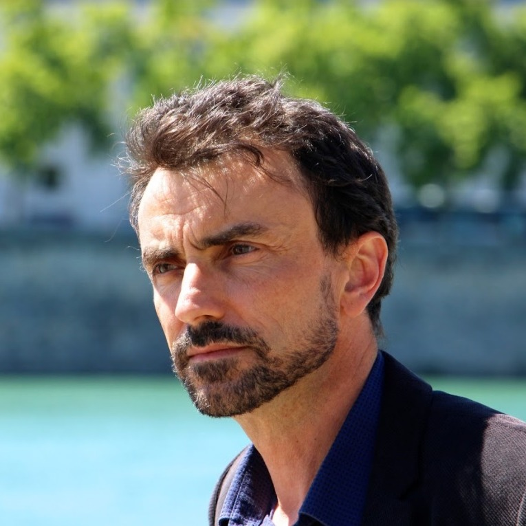 julienbahloul's tweet photo. Il s'appelle @Gregorydoucet, maire de Lyon.

Il invite à la mairie Hamouri, ancien membre du FPLP (reconnu terroriste) et qui a plaidé coupable dans un  projet de tuer un rabbin.

Il ne participe pas aux commémorations de la libération d'Auschwitz dans sa ville.

La honte. https://t.co/izNhc9Ab4H