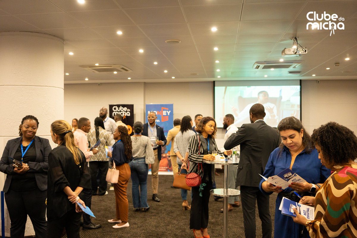 ClubeDaMicha's tweet photo. No dia 26 de Janeiro o Clube da Micha realizou no mais um evento de Networking, em uma unidade hoteleira de referência. 

BODIVA, AGT, BNA, BFA Gestão de Activos, Banco Atlântico, Teixeira Duarte, Jetour, Madz Global, Ucall, Heetch, Africell, Heetch

#networking #clubedamicha https://t.co/Lf4ZuqTaSm