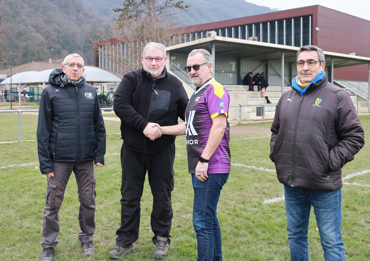 #VerkorCommitments 

Verkor soutient les équipes séniors féminine et masculine du #GUCSMHRugby. Notre équipe est venue soutenir hier le club lors de leur premier match avec les maillots aux couleurs de Verkor. 

<a href="/PaineauSylvain/">Sylvain Paineau</a>