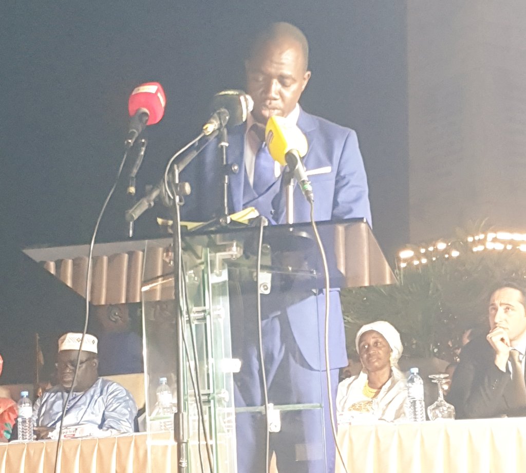 Le directeur adjoint des RH d'Alport-Conakry,à l'occasion de la cérémonie de fin d'année, met les points sur les i: "le port a beaucoup évolué. Ns avons tant évolué en terme d'investissement mais aussi au niveau de recrutement. L'effectif du personnel a connu un rehaussement..."
