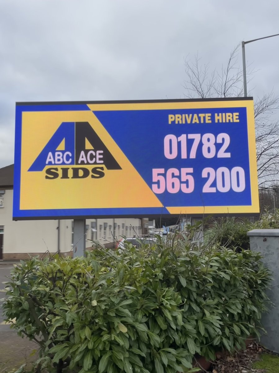 amboothstoke's tweet photo. TAXI!! 🚖

Proud to be helping another local company reach local people! ABC ACE SIDS taxis advertising across both screens to get exposure across Stoke and Newcastle. 
#dooh #StokeOnTrent #Advertising #taxi https://t.co/7kq3FpPF0r