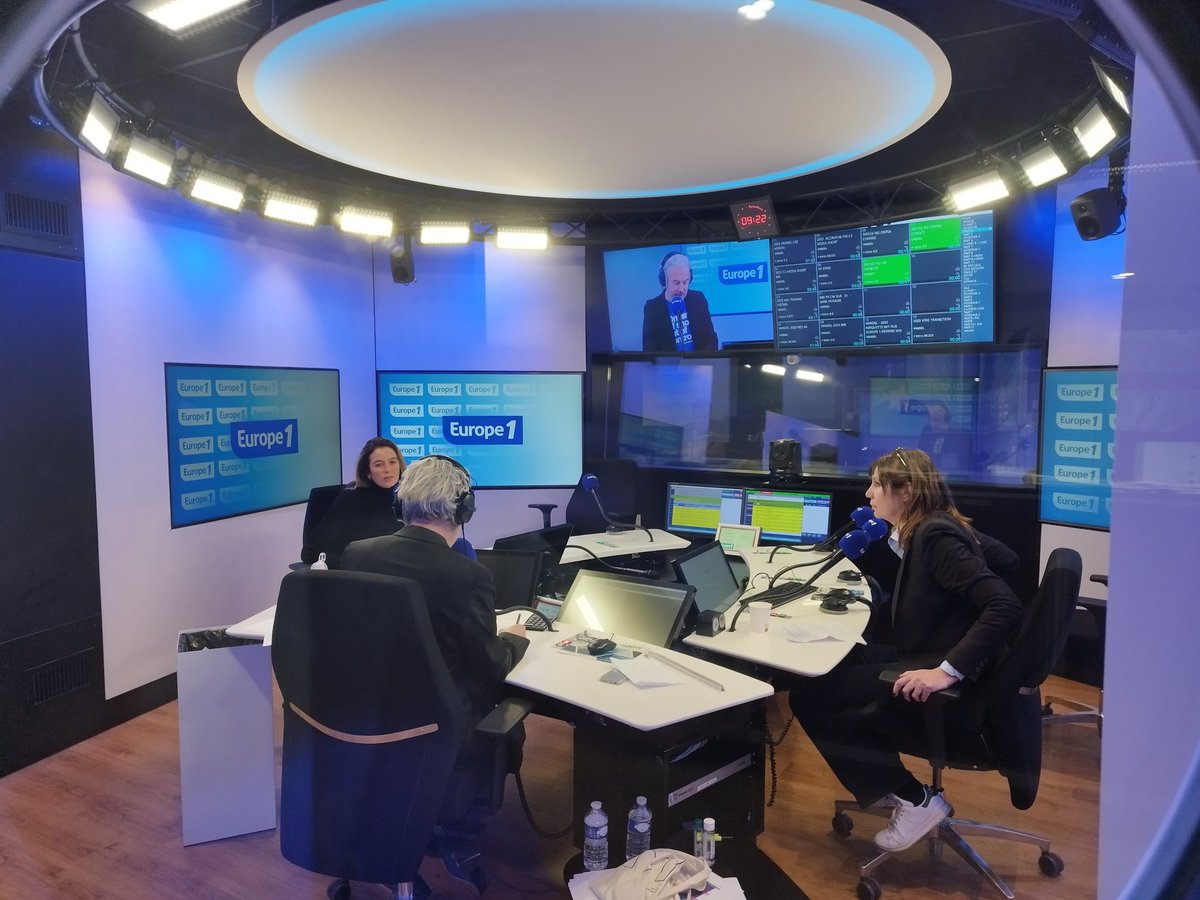 MonzoPierre's tweet photo. 📺Hier, @M6 diffusait son #zoneinterdite "comment prendre soin de nos aînés, scandale et défis de la dépendance" présenté par @ophmeunier.

Géraldine Levasseur, productrice, et @laureherpeux co-real, sont ce matin sur @Europe1 pour en parler ! 

#culturemedias #europe1 https://t.co/sOk0en7BIw