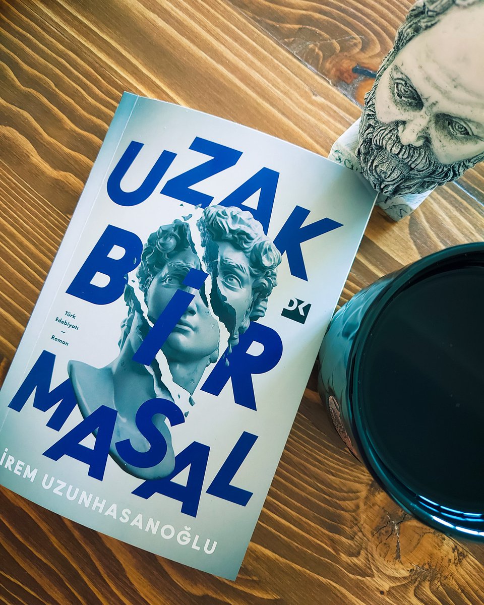 Sevgili İrem'in son romanı her ne kadar narsist bir sevgiliden kaçıp kendini bulma çabasında olan Neylan'ın hikayesi olsa da alt metinlerinde tarih var, sanat tarihi var, felsefe var. Kısacası hikaye var. İrem, modern zamanımızın en iyi hikaye anlatıcısı olma yolunda. <a href="/irem_uz/">irem uzunhasanoğlu</a>
