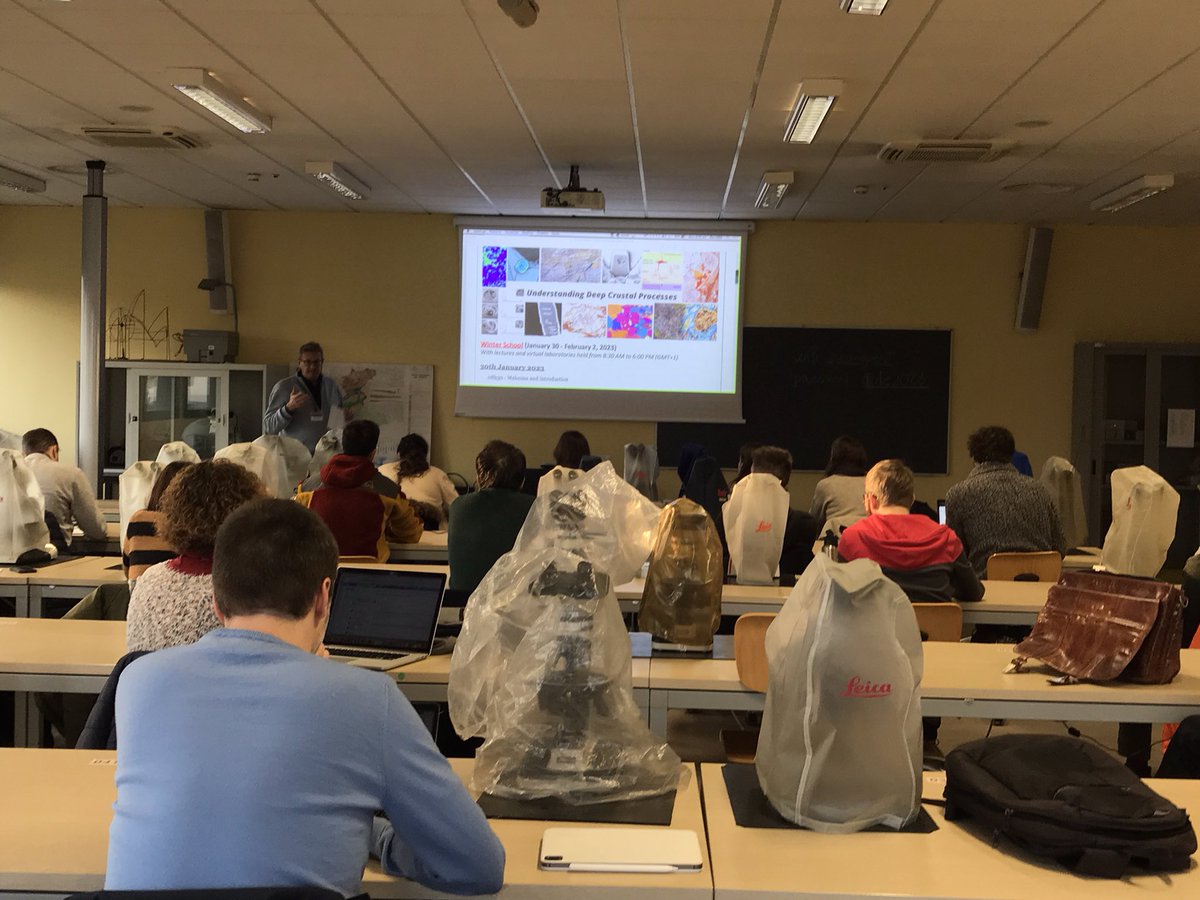 BrunaBCarvalho1's tweet photo. Kick-star of the winter school on Deep Crustal Processes! It will be 4 days of super interesting topics, people attending online from 42 countries @GeoUnipd @micROCKScopica @RockhoundRich @lucie_rocks @PierreLanari https://t.co/m93K9Be2Sx