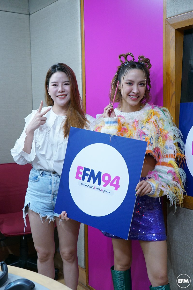 EFM_STATION's tweet photo. สามารถเข้าไปฟังและชมมิวสิกวิดีโอเพลง “#CHABOO!” ได้ทาง YouTube : #Namcha และทุกช่องทาง Music Streaming
รวมถึงเข้าไปเล่นชาเล้นจ์ tiktok ได้ที่ #NamchaChaboo หรือขอเพลงนี้เข้ามาได้ที่ EFM94 ทุกวันและทุกช่วงดีเจ
📍Official MV : https://t.co/HXtdeVvvDX
#EFM94 #EFMDJPLAYLIST https://t.co/NSBs69zIKQ