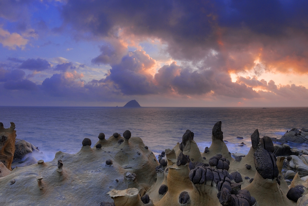 NOTICIASTaiwan's tweet photo. Vistas marinas 🌊
Los impresionantes paisajes del Parque de la Isla #Heping atraen a visitantes de toda la nación a la ciudad de #Keelung, sita en la parte norte de #Taiwan🇹🇼. (Foto cortesía de la Oficina de Turismo) https://t.co/KfRt9USjqK