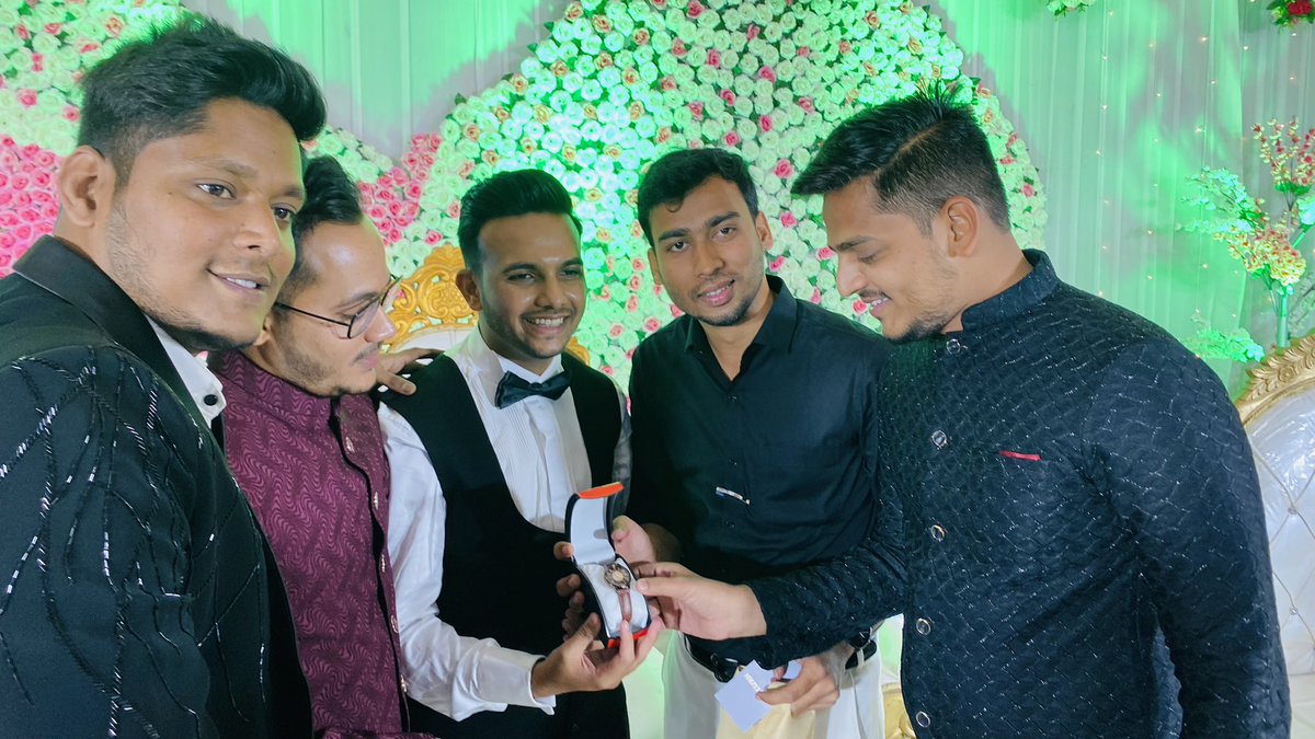 shaan_124's tweet photo. #weddingbro @i_kashiff @RaziAhmedAnsar7 @Nazim_Ans7841 #FRIENDS4EVER 💙 https://t.co/69aBgk2TzQ