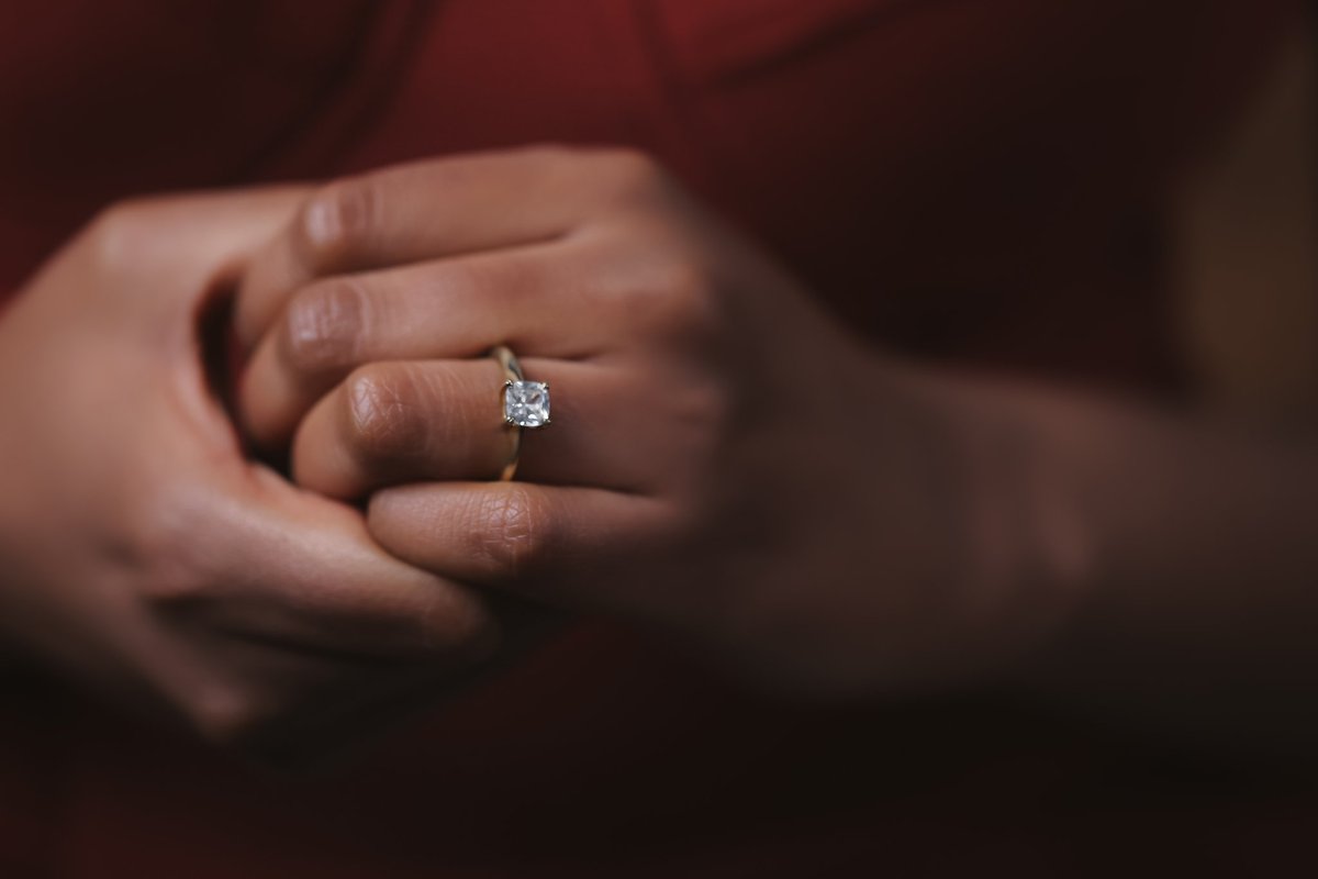 "Loved you yesterday, love you still, always have, always will."
It's exactly what a Diamond is saying.

Elikia Diamond helps you to choose the best gift for Valentine Day, send us a private message and let's start the magic together ✨😍

#elikiadiamond #ValentineDay2023