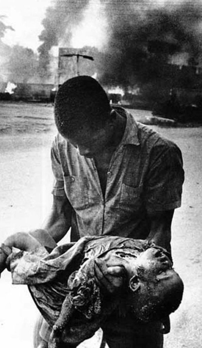 AfrikanMbiu's tweet image. "The Nigerian Civil War, a three-year conflict that claimed over a million lives, still haunts the country today. Stories of loss, hope, &amp;amp; perseverance endure, reminding us of the devastating effects of division &amp;amp; hatred. #BiafranWar #NigerianCivilWar #UnityAndPeace"