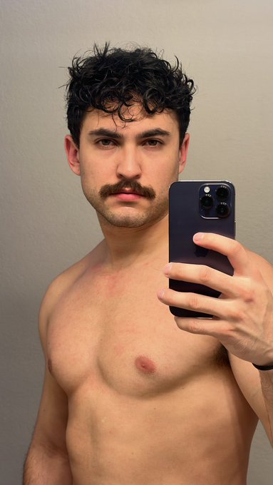 Frankie - 👨🏻 https://t.co/i6LrHeR5yH