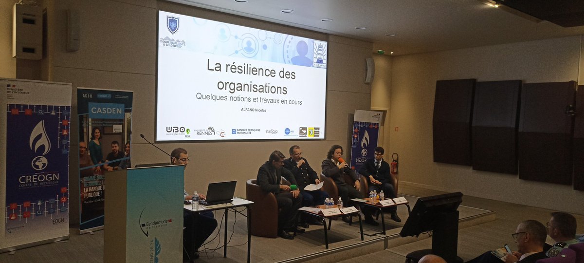 CRGN_GN's tweet photo. ➡️ Début de cette première #TableRonde consacrée à la #résilience avec nos premiers docteurs. https://t.co/PtSZsY7Bup
