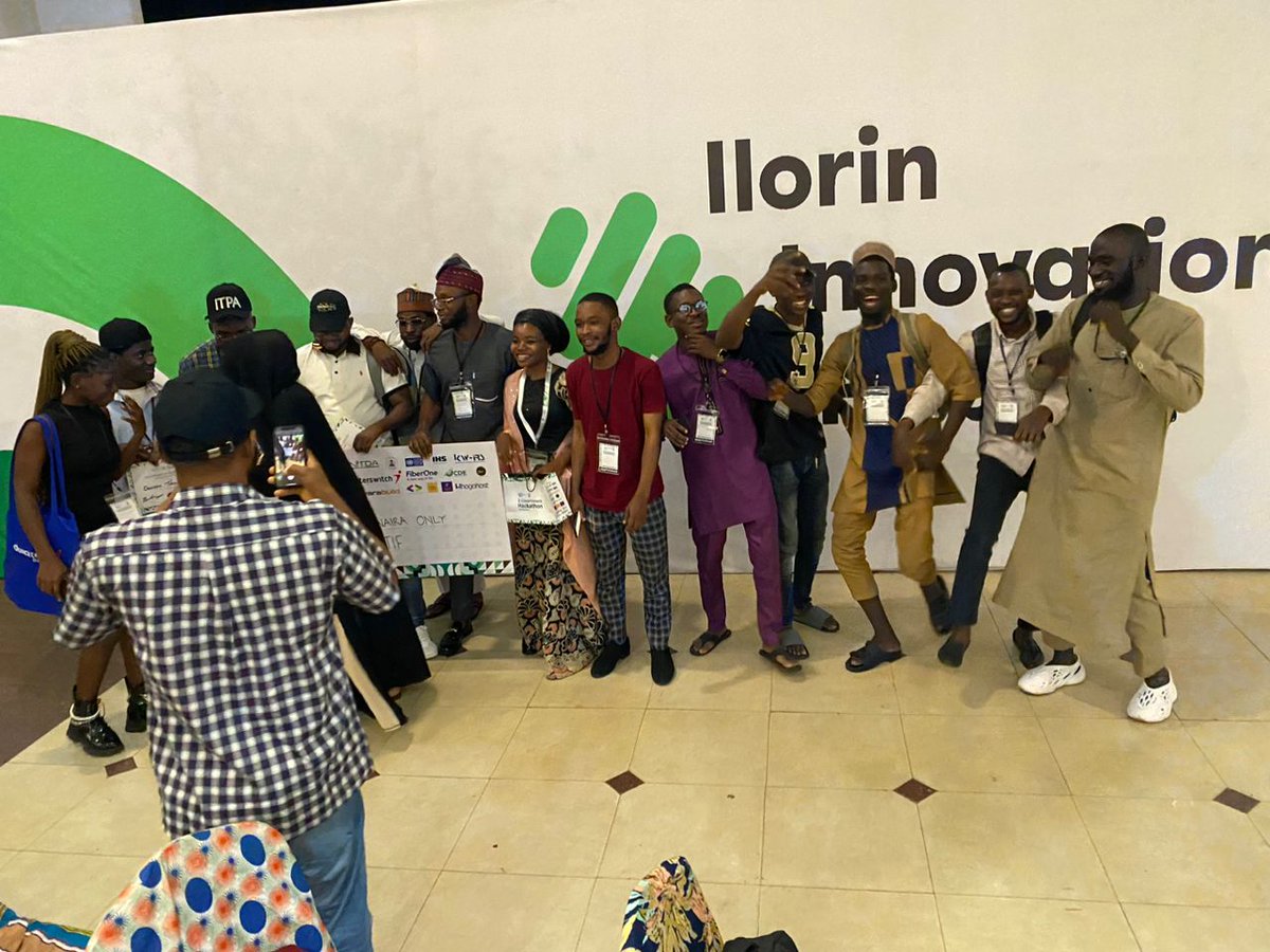 hemsleek's tweet photo. They say all work and no play make phalanx team and the whole hackathon team players dull😄😄.well its already Monday, we move, Have a Productive Week✌  #EGovHackathon #TeamPhalanx #Codevillagers @IlorinHub  @codevillageL https://t.co/UYWbFND3pG