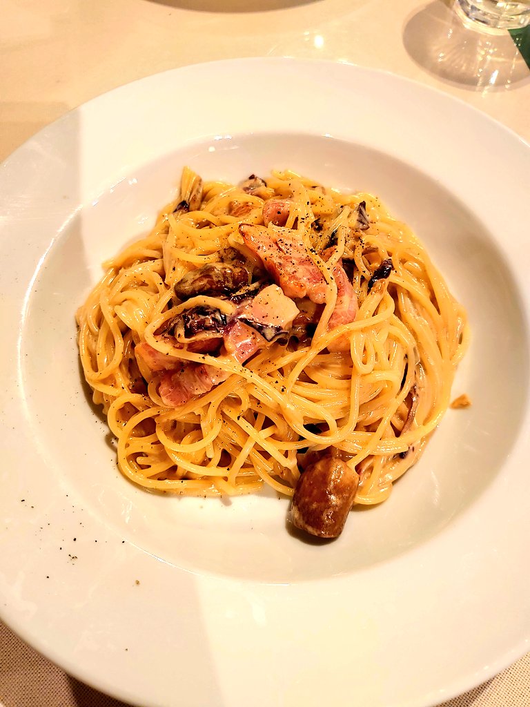 pocket_book123's tweet photo. ポルチーニ茸入りのクリームパスタ食べて来たよ😋ソースによく絡んで美味しかった‼️

色んなお店行けるし、美味しいものが食べられるのでカフェ巡り楽しい😆✨ https://t.co/qv34NtraJy