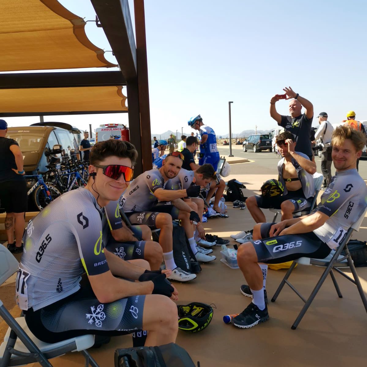Pinarello_Q36_5's tweet photo. Pre-race vibes 😎

Stage 1 @thesauditour is ON.
As the action gets underway reminder that you can learn all about the race, our ambitions and our roster here: https://t.co/wyCqVH9Tyi

#SaudiTour #RacingTheFuture https://t.co/r07Z3ATLxw