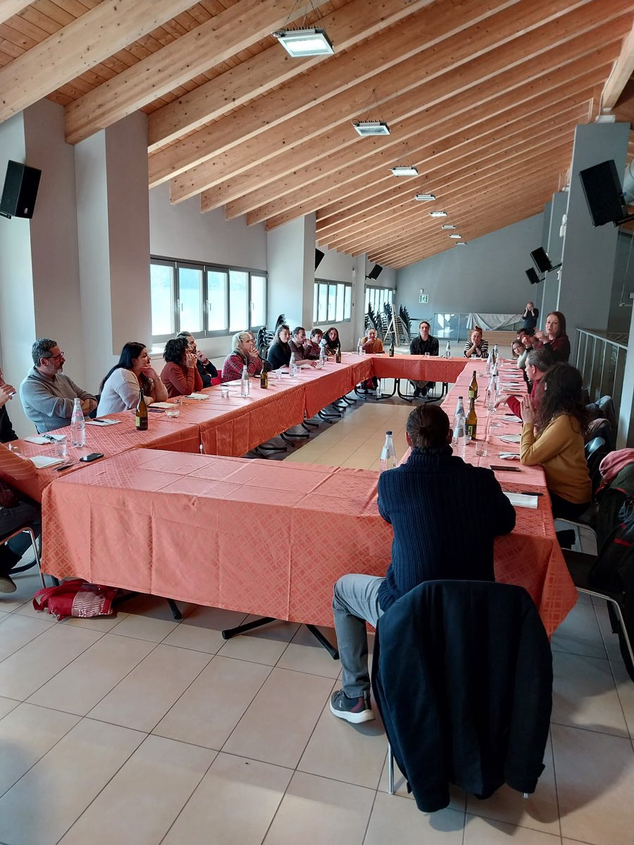 Le giornate meravigliose passate al <a href="/teatroargine/">Teatro dell'Argine</a> con Gabriele Vacis, <a href="/makkox/">makkox</a>, Potenziali Evocati Multimediali, i ragazzi del Majorana di <a href="/sanlazzarocult/">sanlazzarocultura</a>, <a href="/olivieropdp/">olivieropdp</a>, Giulia Alonzo, @Juri55324253 a parlare di #giovani e #citta! Grazie!