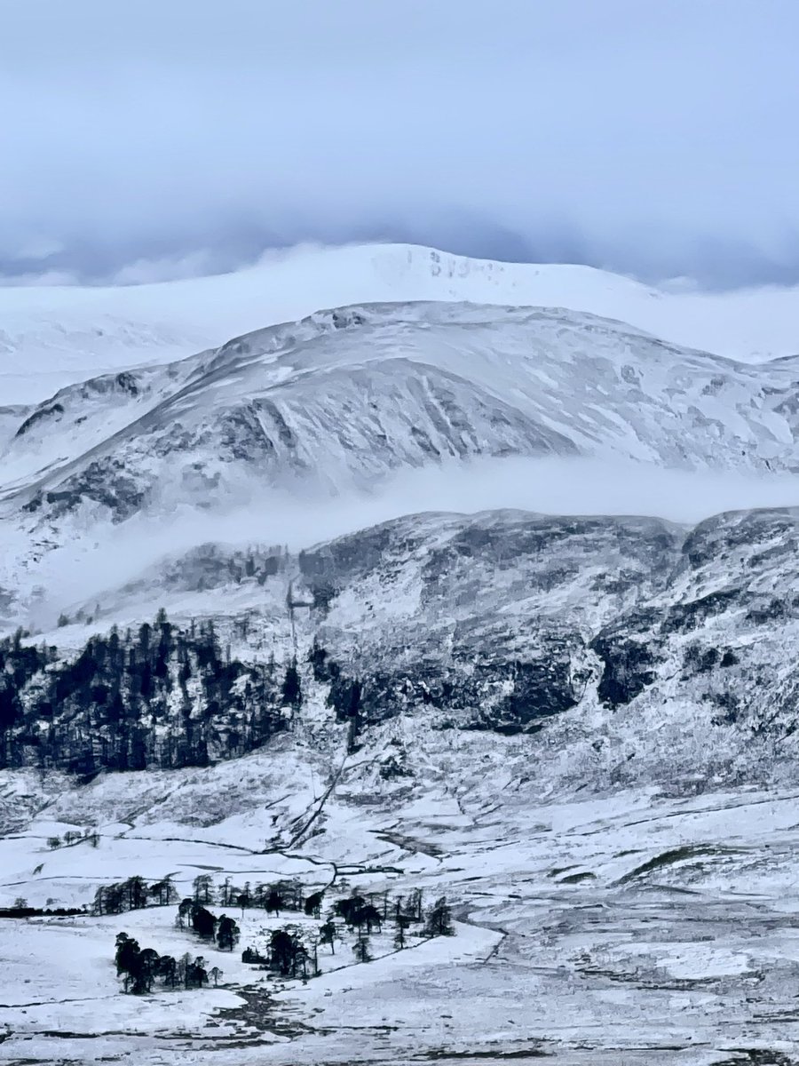 ilona_turnbull's tweet image. Looking forward to being at @Mountain_Scot’s #ThinkWINTER talk @CraigdonMS in Edinburgh at 7pm on 1 Feb with @AJWalker73. Come and chat to us! #WalkClimbSki #Corbetts #Munros #Winter #Hiking #Scotland