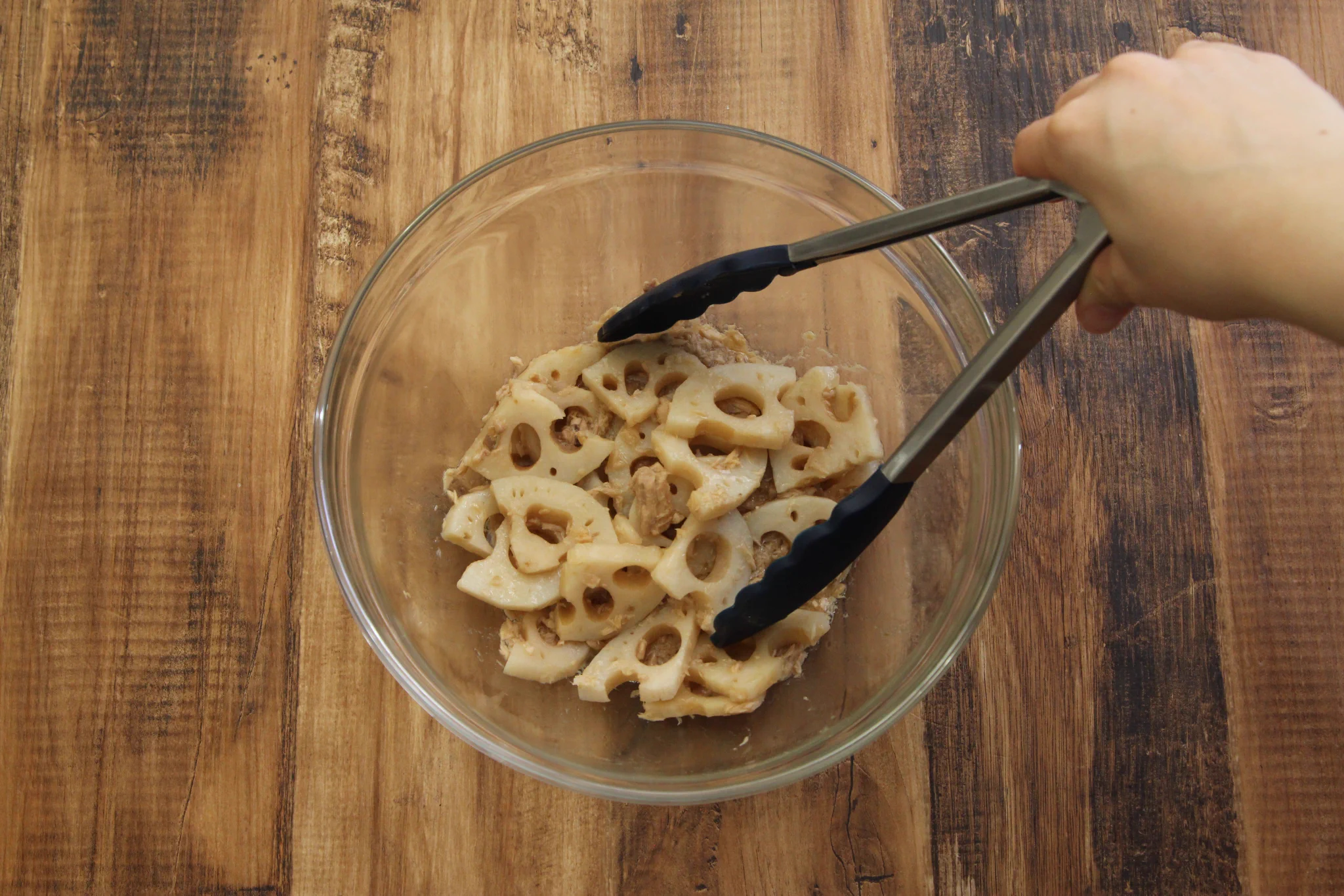 電子レンジで作れるからすごく簡単そう！美味しそうな、レンコン×ツナ缶レシピ！