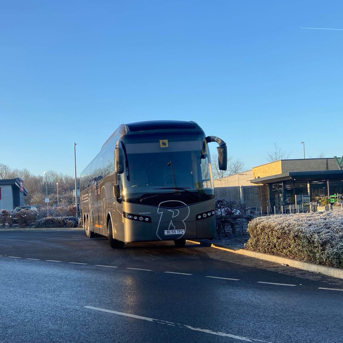 BarnesCoaches's tweet photo. Good morning all!👋 Hope you have a great start to your week 😊

📷️: Driver Josh H

#Swindon #Wiltshire #BarnesCoaches #CoachTravel #Vovlo #PrivateHireVehicle #CoachHire #VolvoCoach https://t.co/kkLtREGkdv