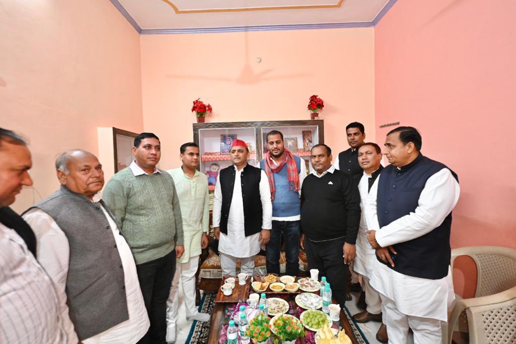 yadavakhilesh's tweet photo. @ फिरोजाबाद https://t.co/bWb5LeAQQo