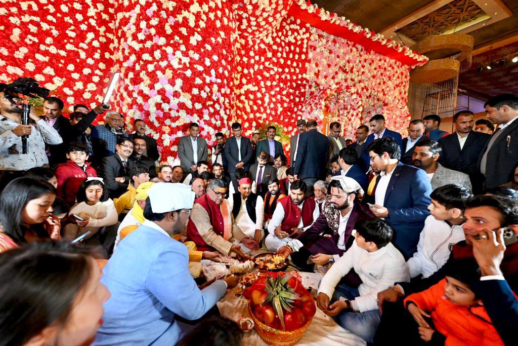 yadavakhilesh's tweet photo. @ फिरोजाबाद https://t.co/bWb5LeAQQo