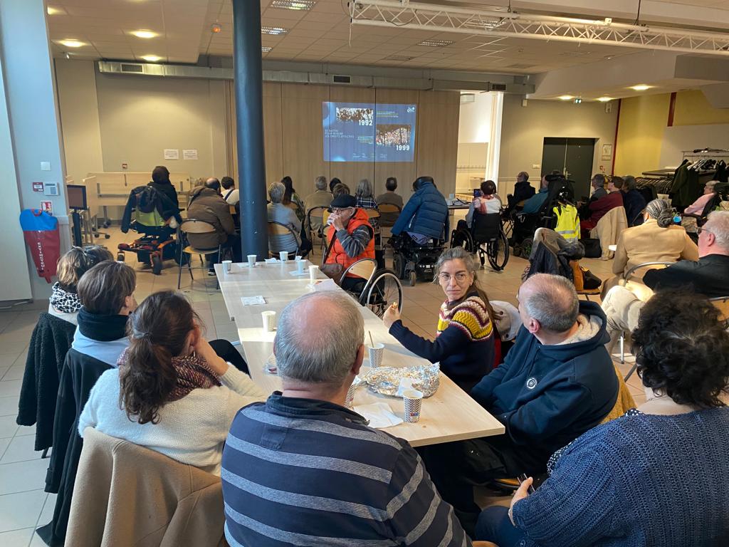 APFDD49's tweet photo. Retour en images 🔍🙃
Le 16 janvier dernier, adhérents, bénévoles, élus et salariés se sont retrouvés au Centre Marcelle Menet. L'occasion de tous se retrouver et de #partager ensemble la galette pour la nouvelle année. 🥳
Merci à toutes et à tous pour votre présence !🥰 https://t.co/rTB7WLDTJN