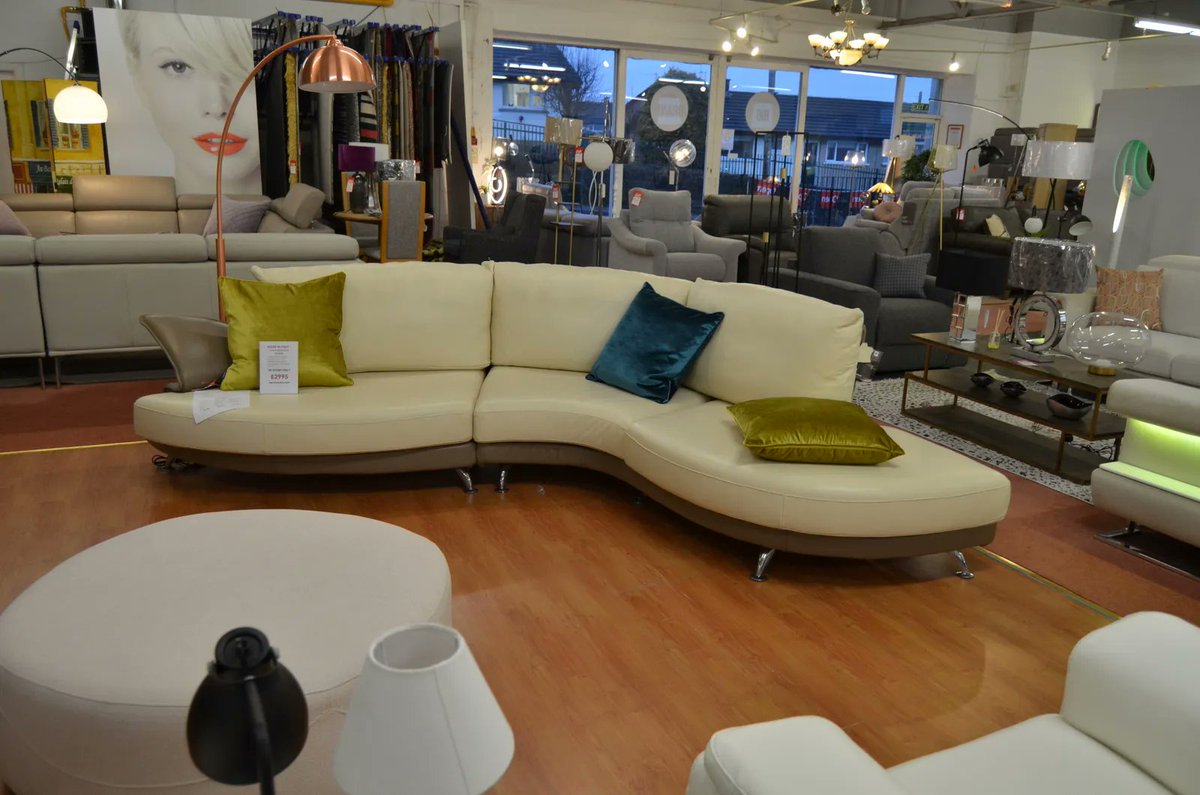 WBFurniture's tweet image. Choosing the perfect sofa for your living space doesn't have to be overwhelming. Measure your space, consider the style, comfort, durability, think about the future and visit our discount furniture shop for expert advice. #SofaShopping #ComfortableLiving #DiscountFurniture