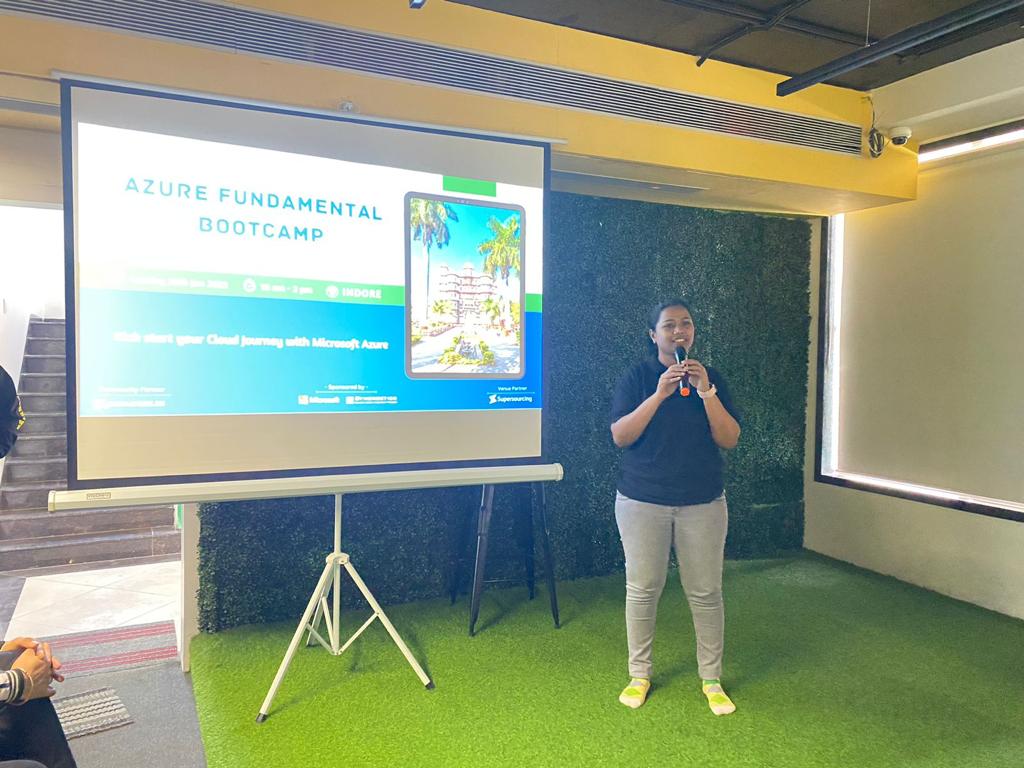 synergetics1's tweet photo. We successfully completed our first in-person Azure Bootcamp post Covid-19 in Indore with 130+ attendees!
Swipe to see our happy students along with our team๐@supersrcing @Datacode_in
#azurebootcamp #Indore #microsoft
#datacode #supersourcing #SynergeticsIndia https://t.co/Eum2h1tBUi