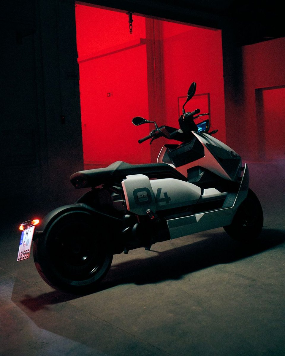 BMWMotorradKSA's tweet image. إذا ذهبت إلى المستقبل، حتماً ستعود بها. 😉
CE 04 تمثل المستقبل الذي تخيلناه منذ أكثر من 10 سنوات. ⚡️

If you ride to the future, you’ll definitely bring this back. 😉
The CE 04 stands for the future we’ve envisioned for over a decade. ⚡️

#PluggedToLife #MotorradKSA #CE04