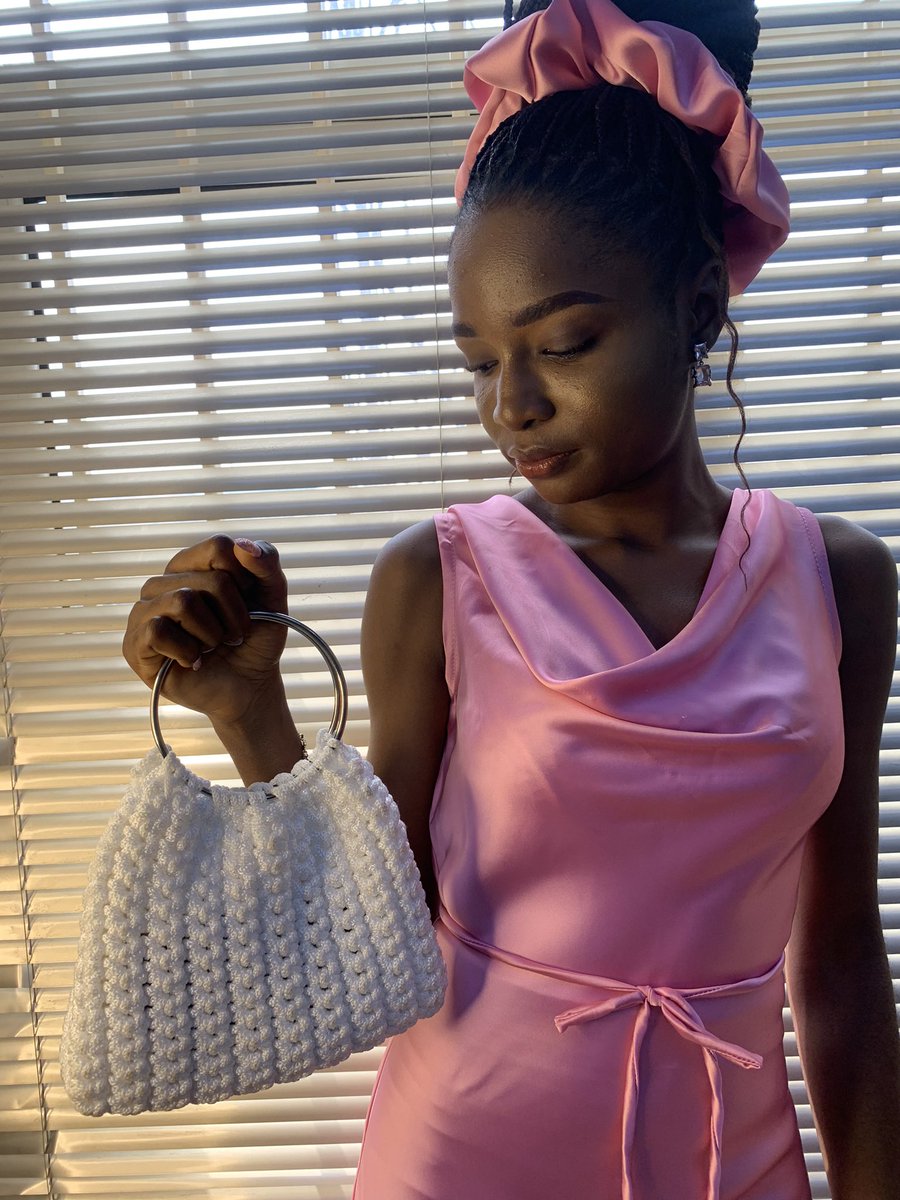 asoyimika's tweet photo. What are you wearing for date night?

Get this cowl neck dress and this handmade bag for 15,000 naira only. 

Available colors: pink, red, Royal blue,black, white, orange and emerald green. https://t.co/kkGs30HMt6