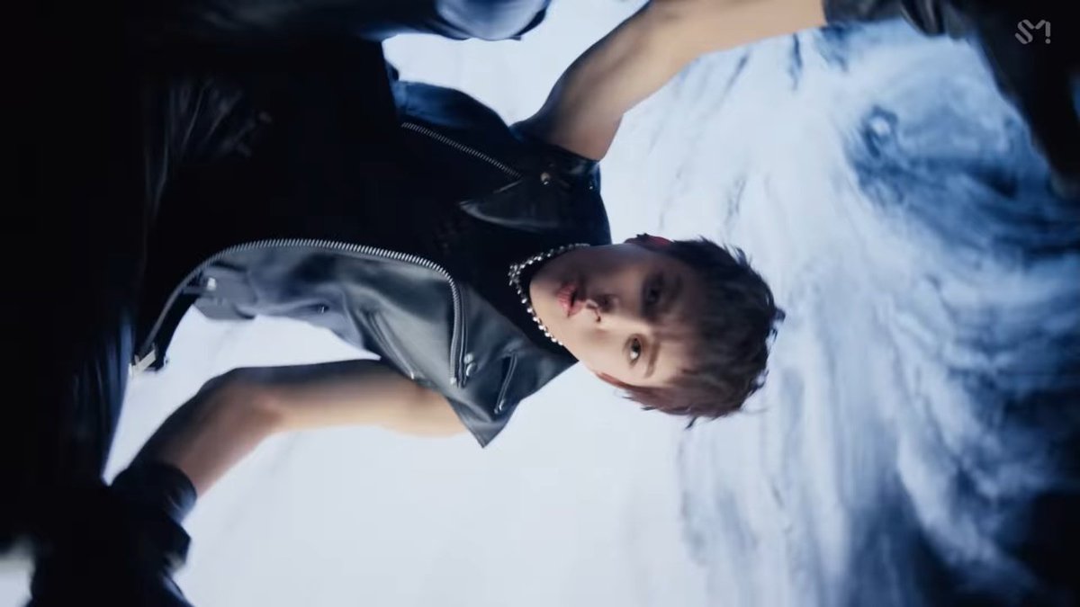 JUNGWOO ON AY-YO MV! 🖤

#그냥_들어봐_Ay_Yo
#NCT127_Say_AyYo
#NCT127_Ay_Yo