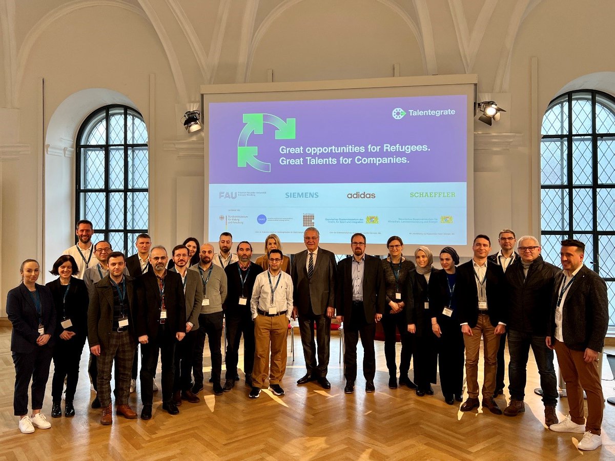 Schaeffler feiert gemeinsam mit <a href="/adidas/">adidas</a>, <a href="/Siemens/">Siemens</a> und der <a href="/UniFAU/">FAU Erlangen-Nbg</a> das Ende der ersten Rotationsphase der Initiative „Talentegrate“. Auch der Bayerische Innenminister Joachim Herrmann (<a href="/BayStMI/">Bayerisches Innenministerium</a>) nahm teil.

⏩ Mehr Informationen unter: bit.ly/40qrLW7

#WeAreSchaeffler