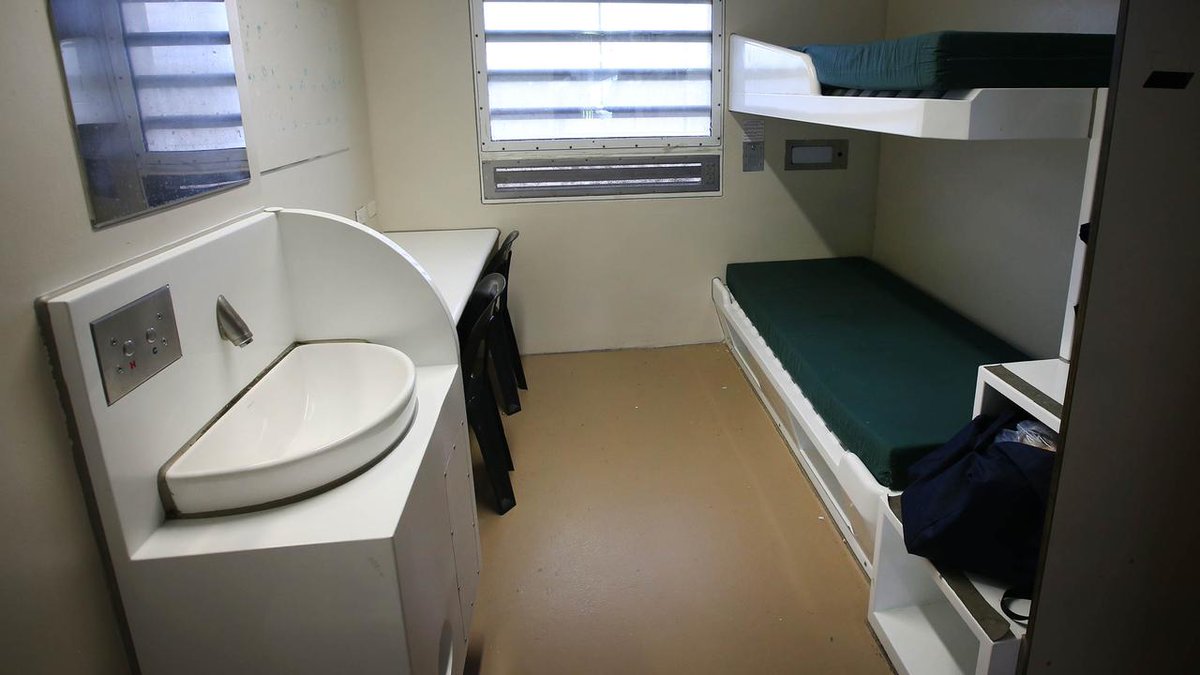 PrisonersUnion's tweet photo. Prison guard opens up on body fluid assault >> https://t.co/2Dt8KbjhIE - A guard at a max security prison has recalled the horrific moment she was assaulted by an inmate who also covered her in bodily fluids. #vicpol #shitshow  #PortPhillip https://t.co/QIlVuqe6Cu