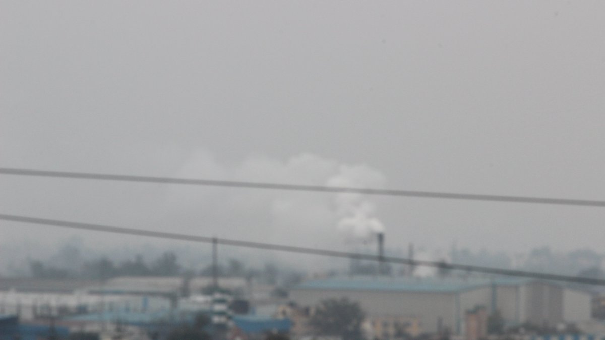 LokParitraan's tweet photo. This is the state of #Pollution control in #NCR @CPCB_OFFICIAL.
This view is from SiteC, an area between @OfficialGNIDA & @noida_authority
These factories continue to pollute unabated 24X7.
@UppcbN @UPPCBLKO @cleanoida @rouppcbgbn https://t.co/gDyQ8v1N7B