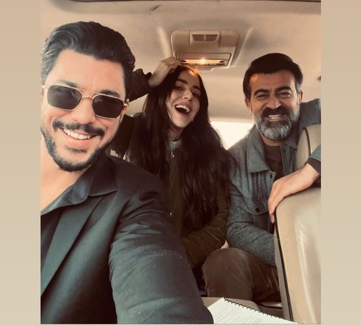 Stasera il gran finale di #Sipahi
İmporta solo che lei sia soddisfatta del suo lavoro e fiera di se stessa
#ÖzgeGürel 
❤️🥰
