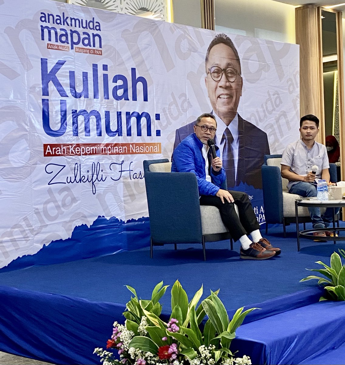 Anak muda magang di PAN (Mapan), bersama Ketum PAN/ Menteri Perdagangan, Bang Zulkifli Hasan di kuliah umum Arah Kepemimpinan Nasional.

<a href="/BeritaPAN/">Berita PAN</a> <a href="/amanat_malut/">DPW PAN MALUT</a> <a href="/kahminasionalRI/">Majelis Nasional Kahmi</a>