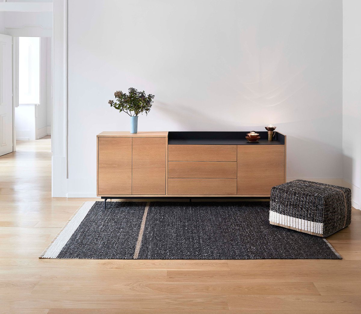 Interior_es's tweet image. #Reversible es una de las últimas propuestas de la empresa GAN para espacios de interior, diseñada por Charlotte Lancelot: una colección de #alfombras y #poufs de doble cara.
-&amp;gt; interioresminimalistas.com/2023/01/30/rev…
-&amp;gt; #diseño #diseñointerior #decoracióntextil #textiles #decoración