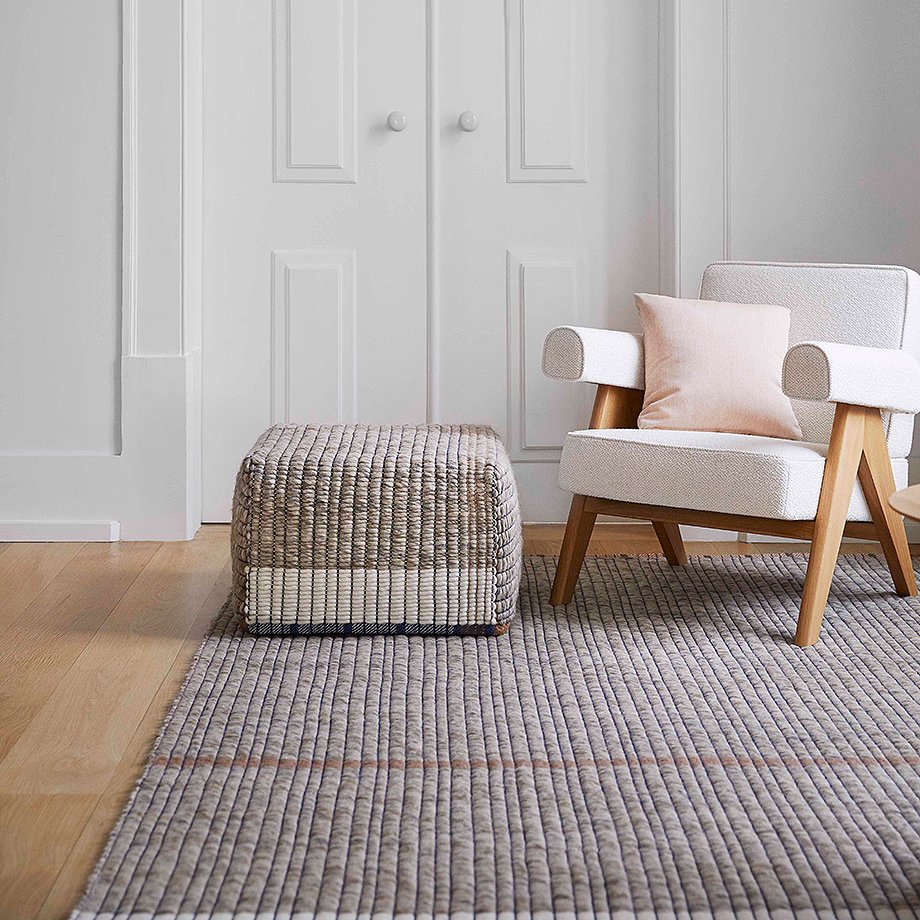 Interior_es's tweet image. #Reversible es una de las últimas propuestas de la empresa GAN para espacios de interior, diseñada por Charlotte Lancelot: una colección de #alfombras y #poufs de doble cara.
-&amp;gt; interioresminimalistas.com/2023/01/30/rev…
-&amp;gt; #diseño #diseñointerior #decoracióntextil #textiles #decoración