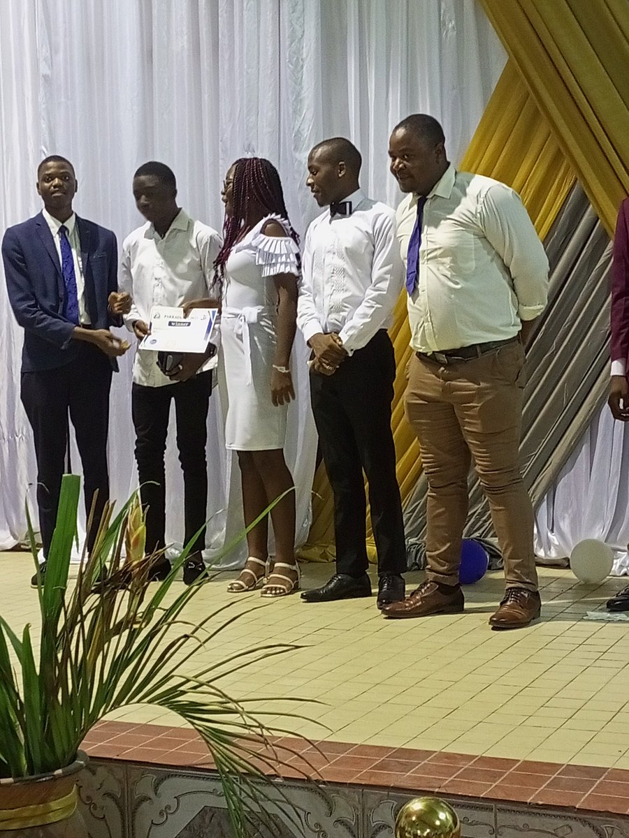 iucdouala's tweet photo. Journée de parrainage 3IAC
La cérémonie de parrainage des étudiants des classes TIC et Prépa 3IL de niveau 1 et 2  s'est déroulée ce 28 janvier 2022 en présence du directeur et des responsables académique de 3IAC.

#iucdouala #3IAC #journeedeparrainage https://t.co/kFdKgfxvIH