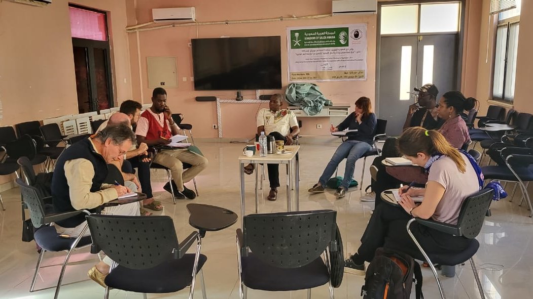 Réunion de préparation de la 2e campagne de réparations chirurgicales de fistules obstétricales au Centre Hospitalier de Kiffa.
AFD - Agence Française de Développementوزارة الصحة/ Ministère de la santé Temeyouz Expertise France