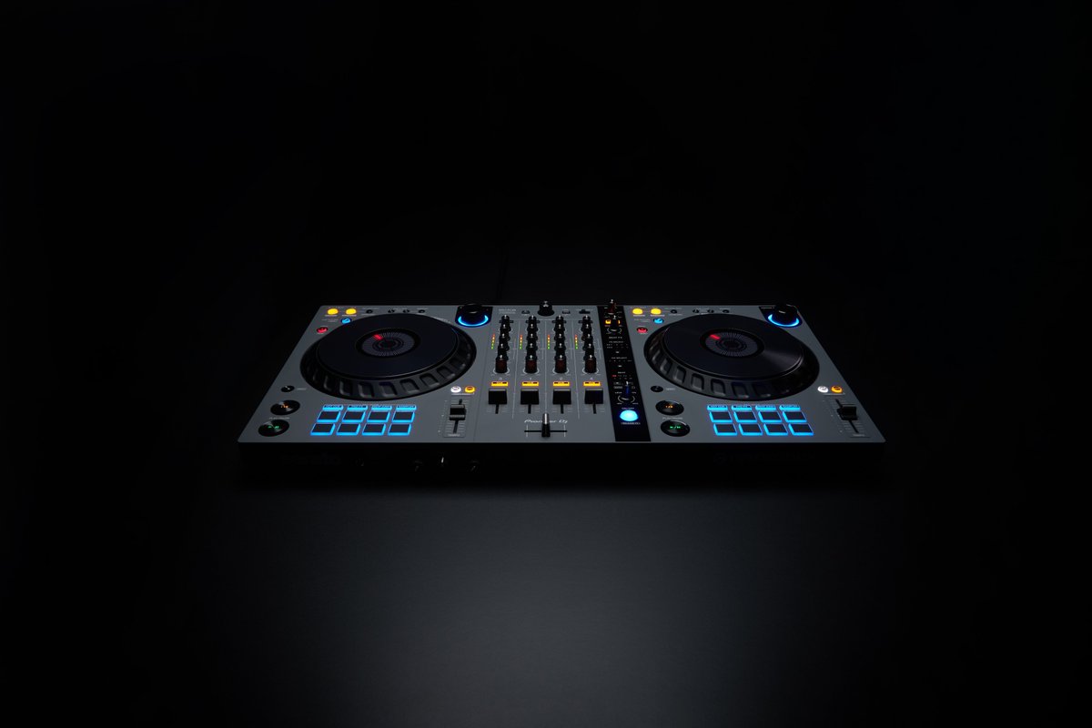 alphathetajpn's tweet photo. 洗練されたデザイン【DDJ-FLX6-GT】

特徴💡
✅マットグレーを採用
✅ジョグ天面は金属調プレート、側面はラバー塗装に！
✅従来の対応ソフトに加え、VirtualDJ、TRAKTOR PRO 3にも対応(別途ライセンス購入)

スタイリッシュなDJライフを始めませんか？

商品詳細👇
https://t.co/7RSsFcrMuM https://t.co/txlgerYfsP
