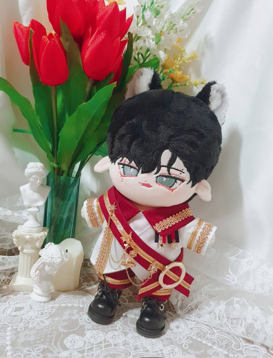 mamangdiary's tweet photo. ❤🤍✨️💎👑💎✨️🖤❤

| 착장 |
•골드제복 버전2
[화이트,와인/어깨끈:와인]

•골드제복 버전2
[블랙,와인/어깨끈:와인]

#패솜쇼 
#제복 https://t.co/Om0Vy5y1CK