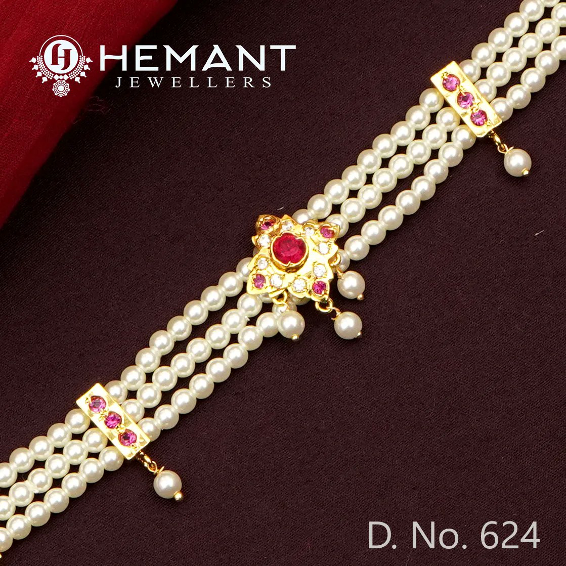 Pearl Necklace : Buy Pearl Necklace Online at Best Price | Hemant Jewellers 
📲 Website link in bio. 
Also subscribe our youtube channel:- Hemant Jewellers Official 
#pearljewellery #bracelet #baroquepearl #baroquenecklace #kalungbatualam #fashion #gold #earrings #necklace