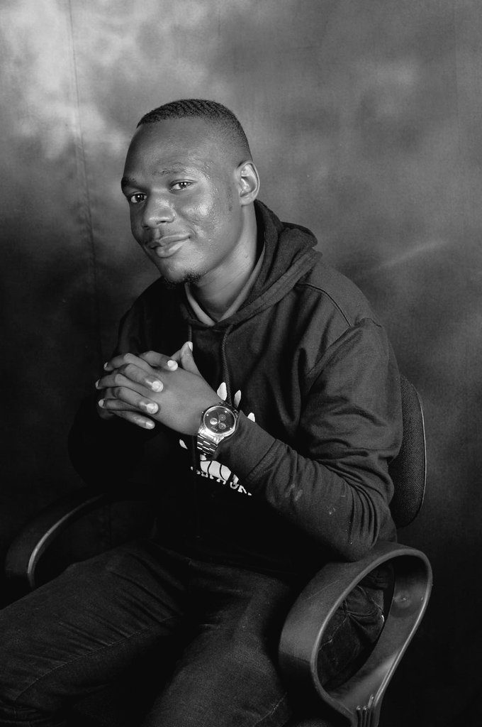 Magara256's tweet photo. B &amp; W ⚫⚪ https://t.co/arhpOfbSy5
