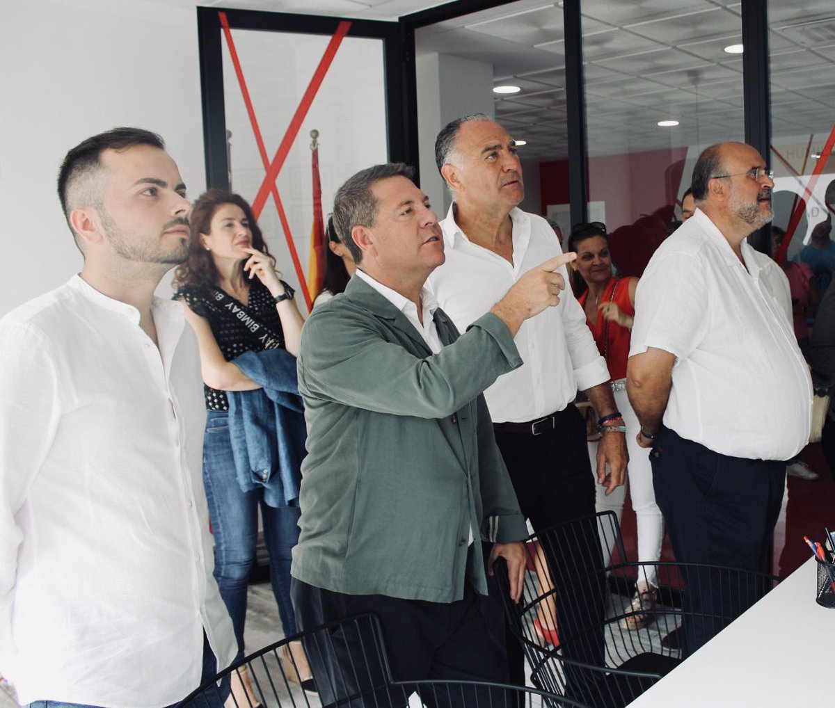 AngelRegatero's tweet photo. Está claro, #Carri sigue siendo el Alcalde que necesita Tarancón. 

Su sencillez, moderación y cercanía han conseguido sacarnos de los recortes y de la deuda, para colocarnos en el mapa del progreso, el empleo y el avance social. 

🗣️ Es tiempo de seguir avanzando de su mano. https://t.co/pPaudfC89I