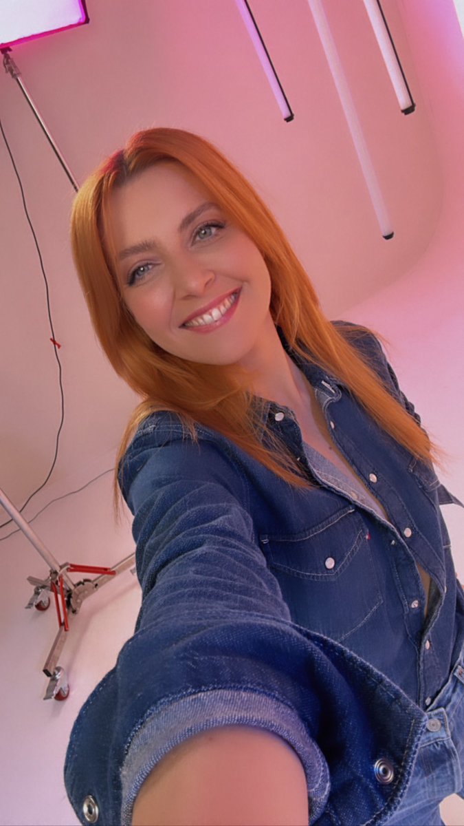 noemiofficial's tweet photo. Non si esce dagli anni 90 🕺🏼 https://t.co/hL64HLYsxH