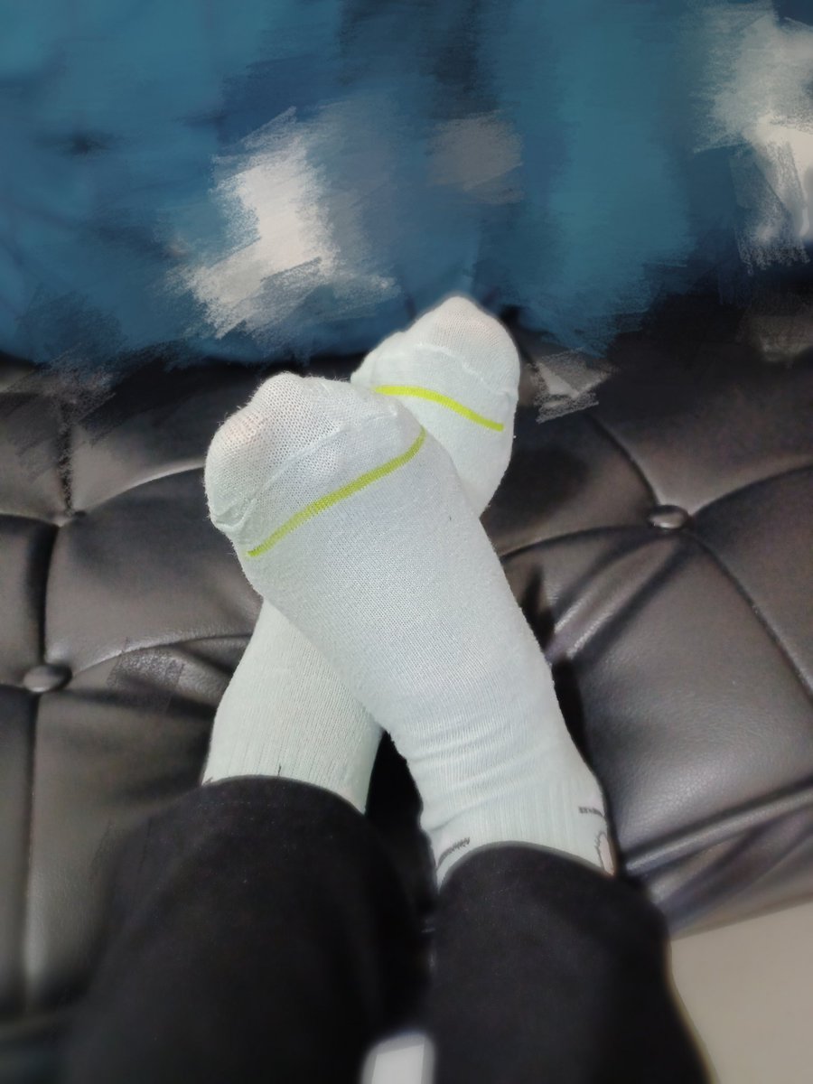 今天上班特別累😓

#原味襪襪
#原味賣家
#足控 #襪控 #可私